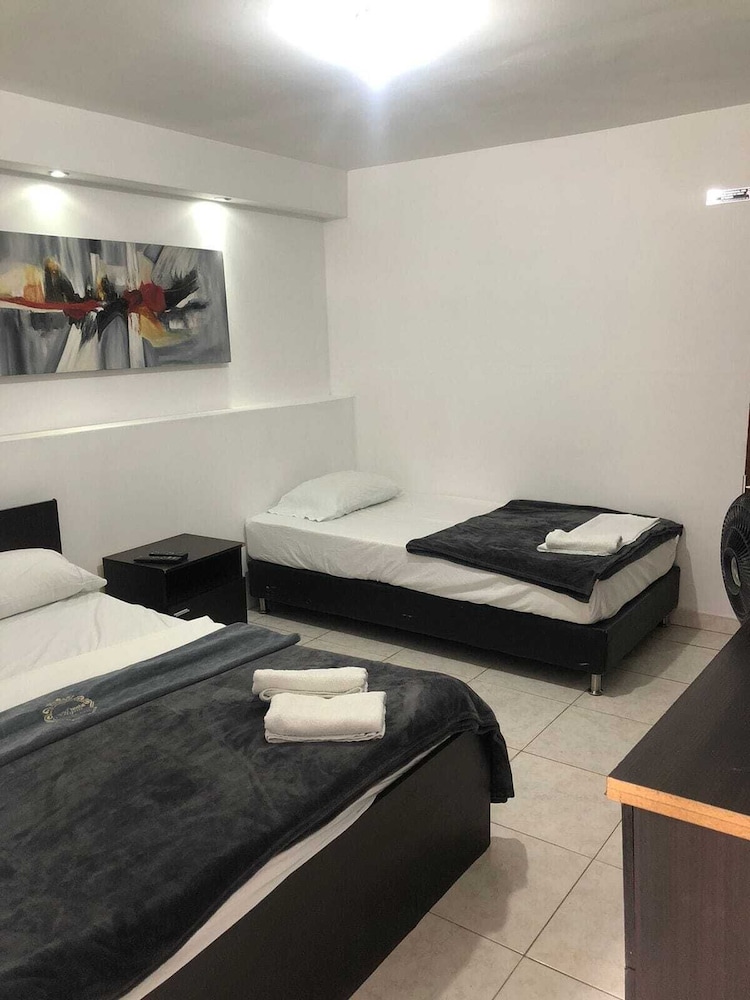 Memphis Hostal - Hostel