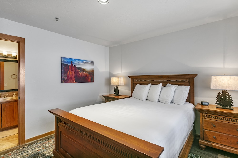 11 - Two Bedroom with Spa Enclave 2 Condo