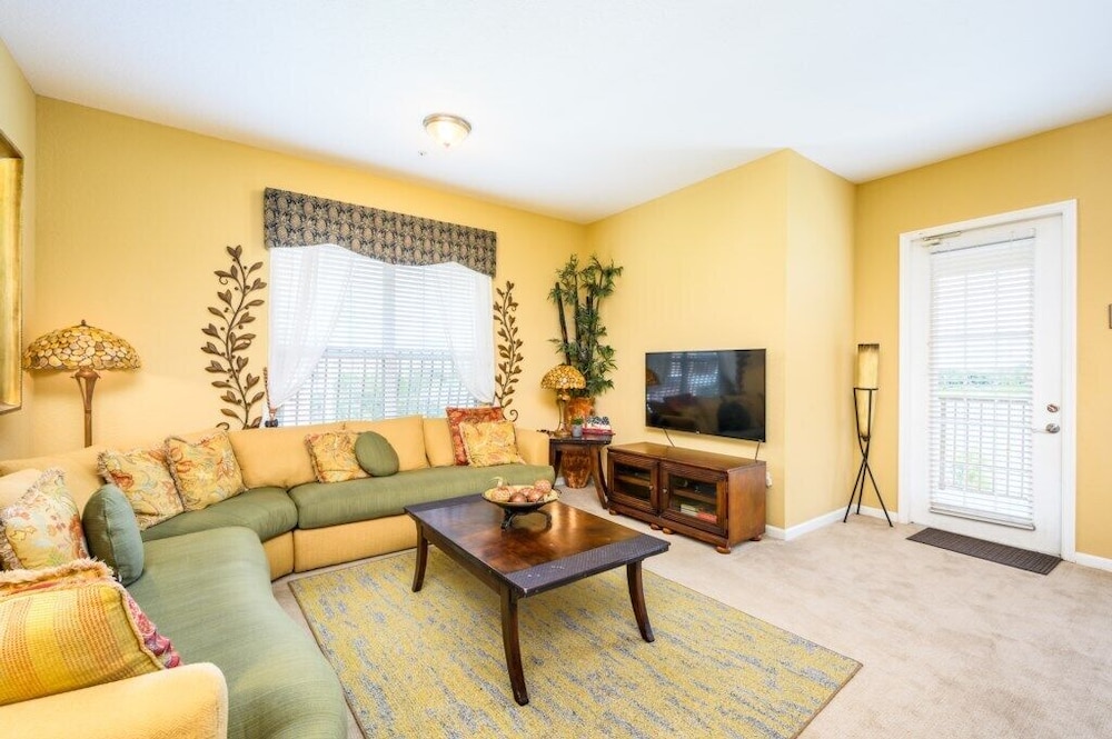 Tropical Lakeview Condo w. Vegas Game Room - 1014