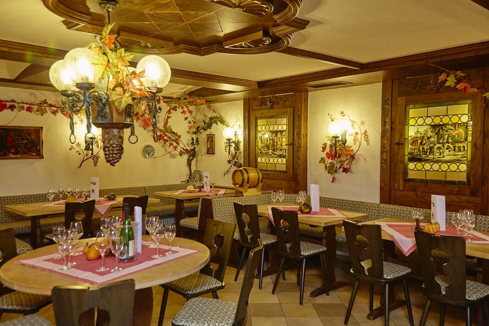 Flair Hotel Weinstube Lochner - Property Image 11