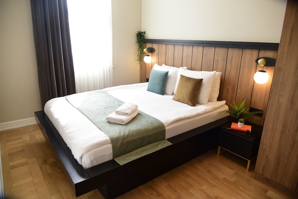 Luxir Hotel - Image 40