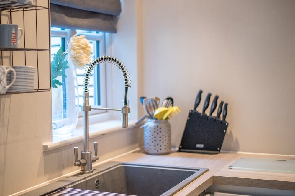 Crown Cottage, Orford view 3