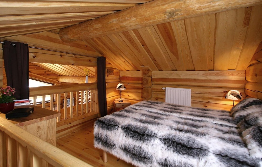 Chalet With a Fireplace at 500m From ski Lift