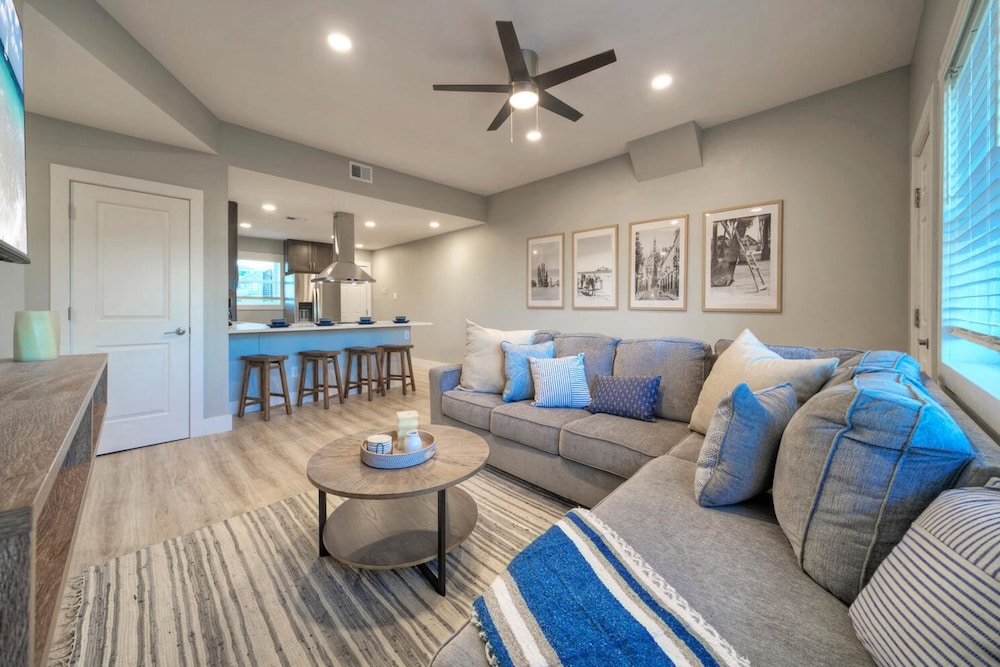 3 Condos in Beachfront Complex w Pool Sleeps 22 Island Retreat 3-unit Buyout