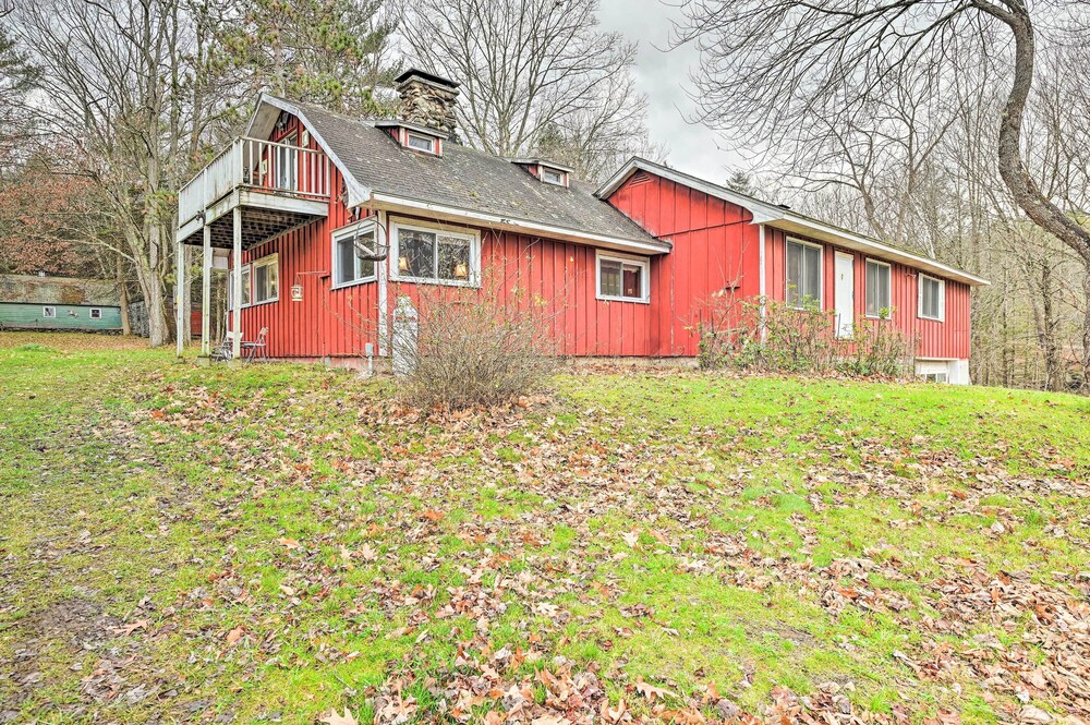 Old Time Catskill Mtn Retreat, Handcrafted Cabin!