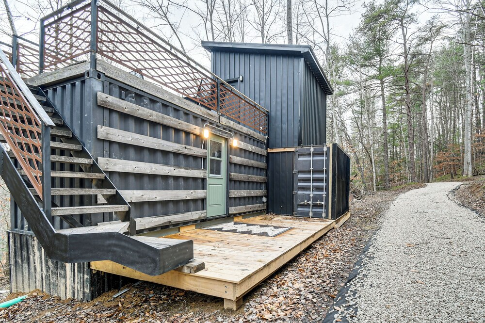 Secluded Red River Gorge Cabin w/ Rooftop Deck!