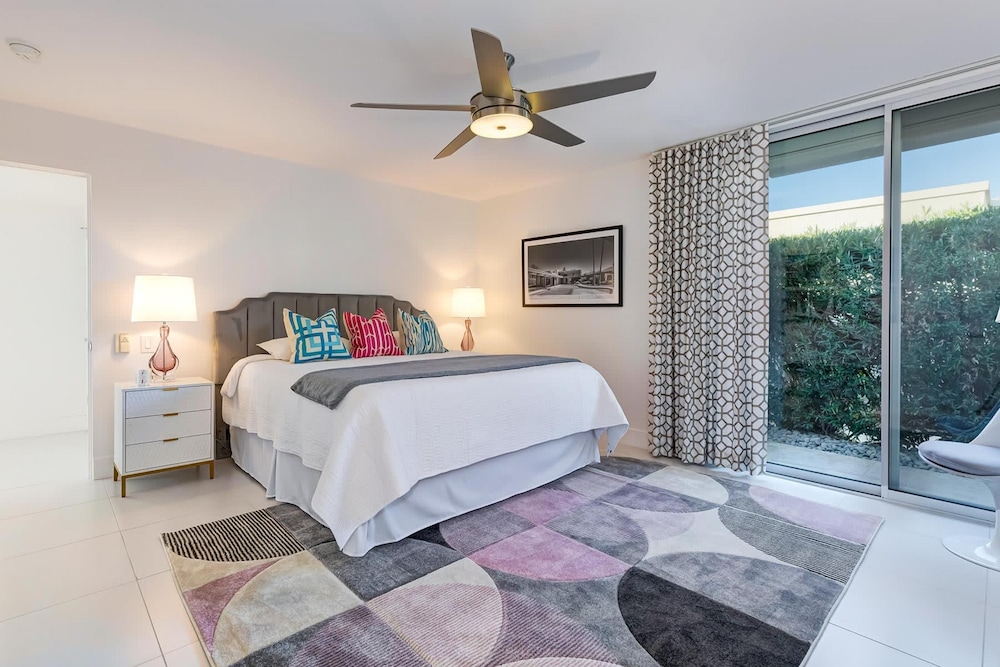Indian Canyon Oasis in Palm Springs
