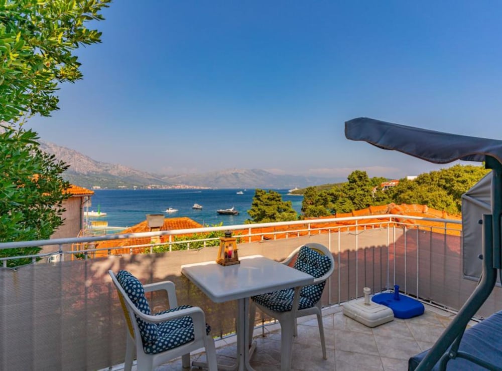 Sunset Tides Apartments With Terrace and Sea View