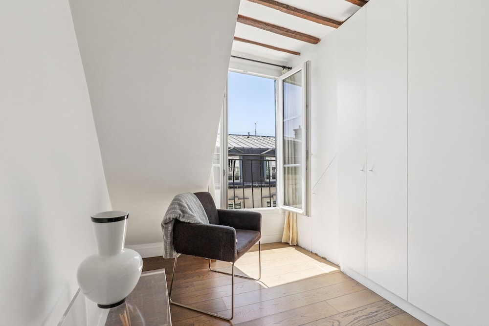 Cozy 2BR Near Parc Monceau & Opera