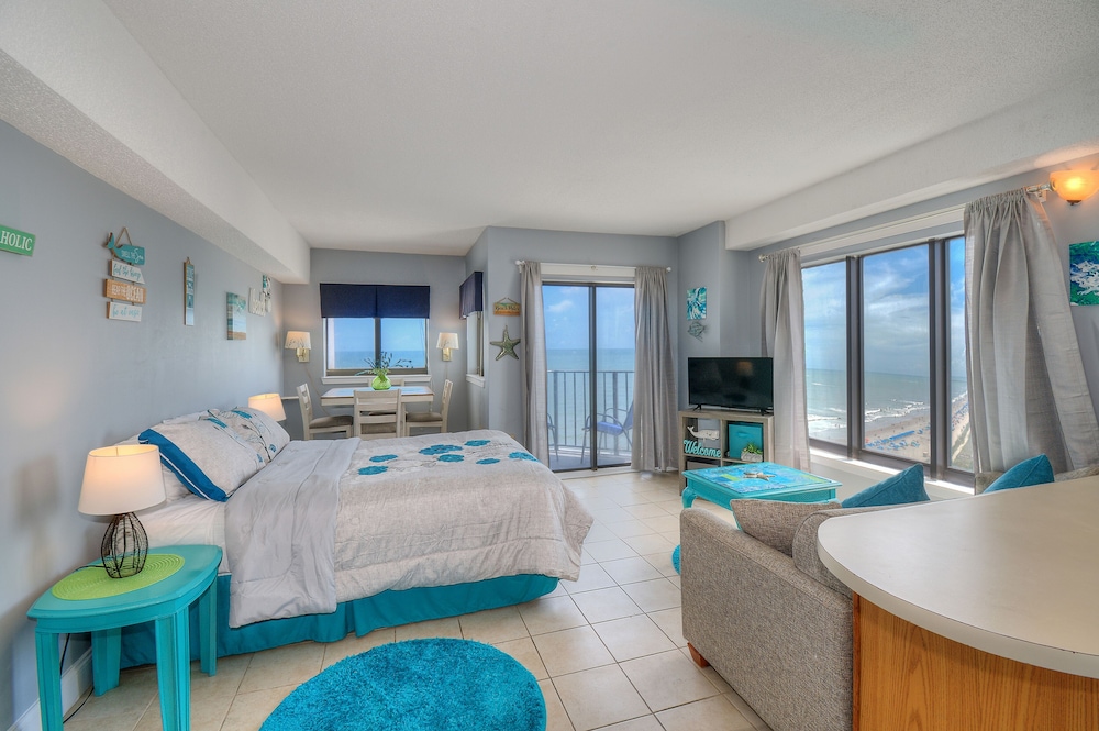 The Palace Resort by Elliott Beach Rentals