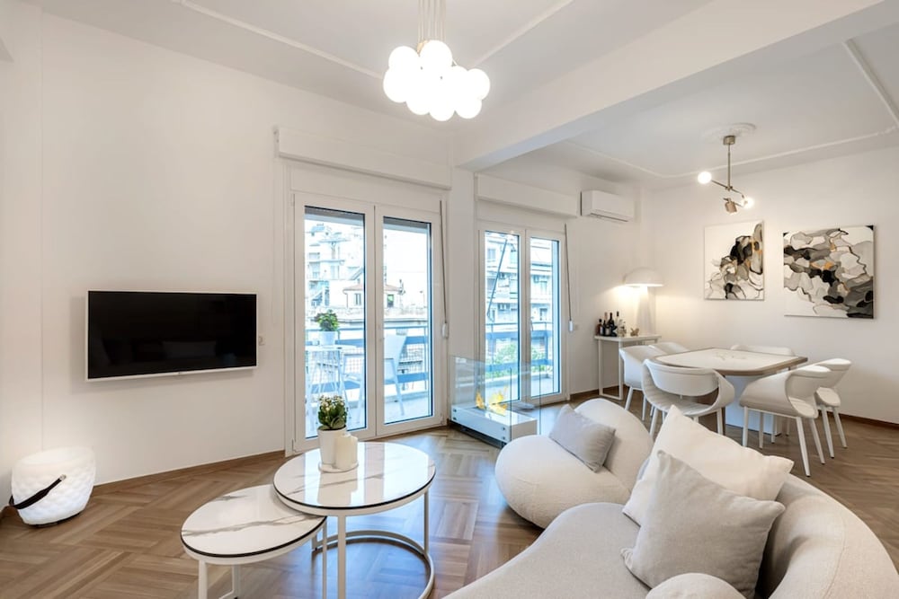 Stylish Acropolis View Apartment