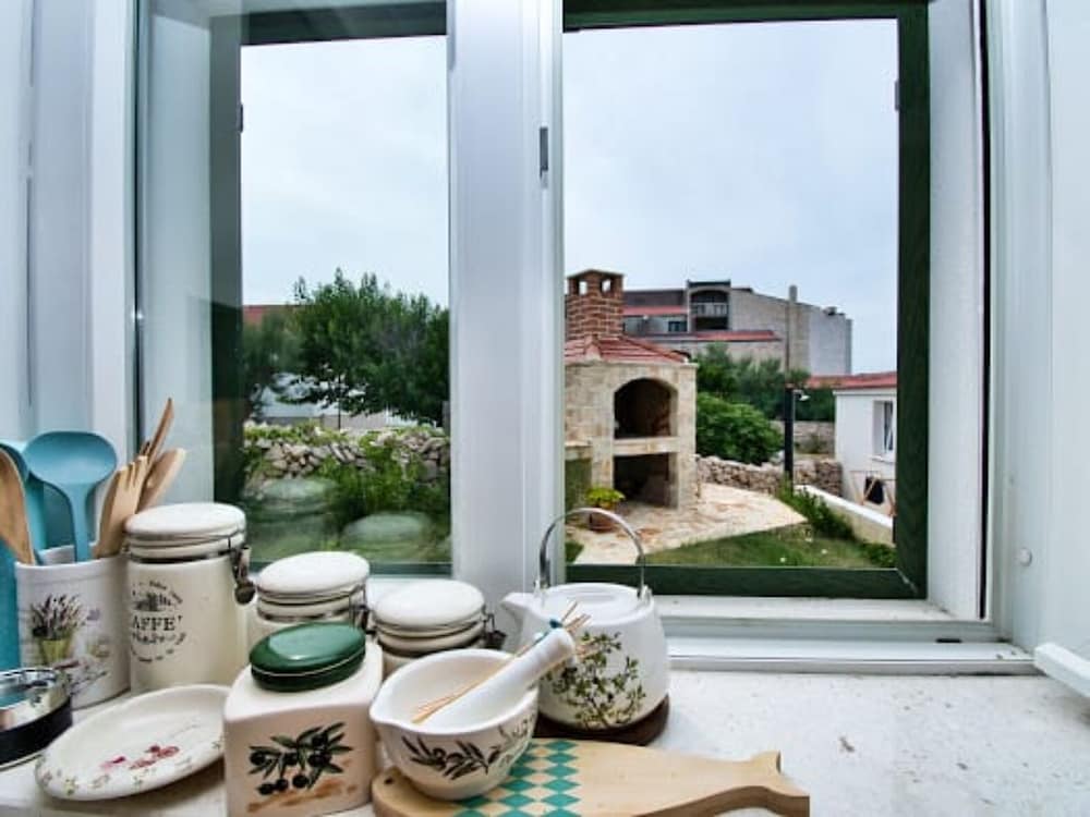 Beach House Calendula view 4