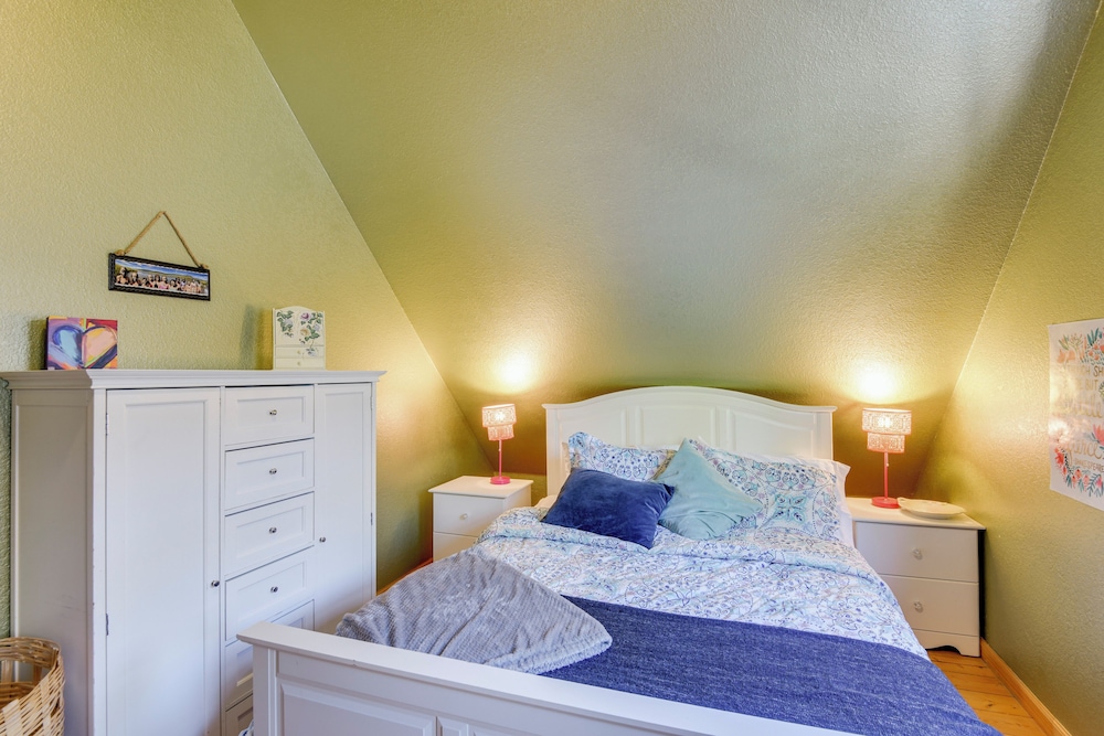 Bike, Hike & Ski: Artsy Steamboat Springs Retreat!