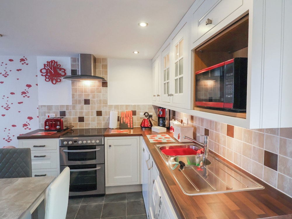 Poppy Cottage