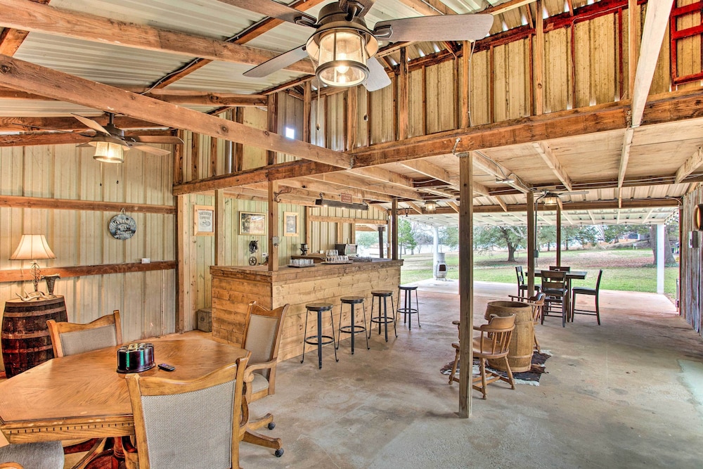 Lakefront Frankston Home w/ Guest Studio! - Property Image 16