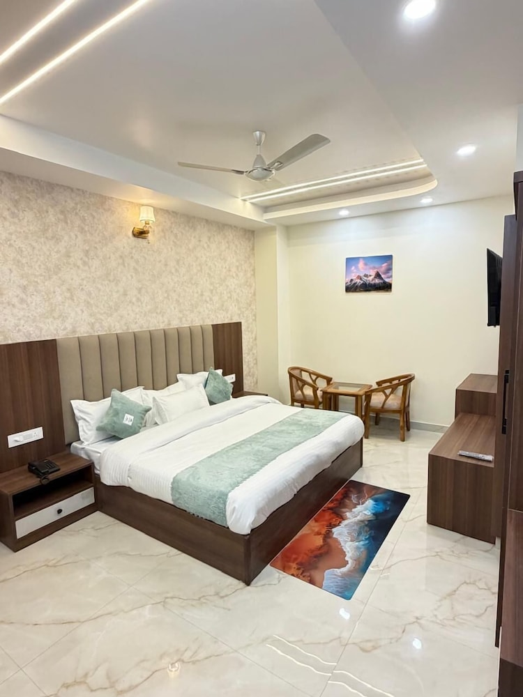 Hotel RK Residency
