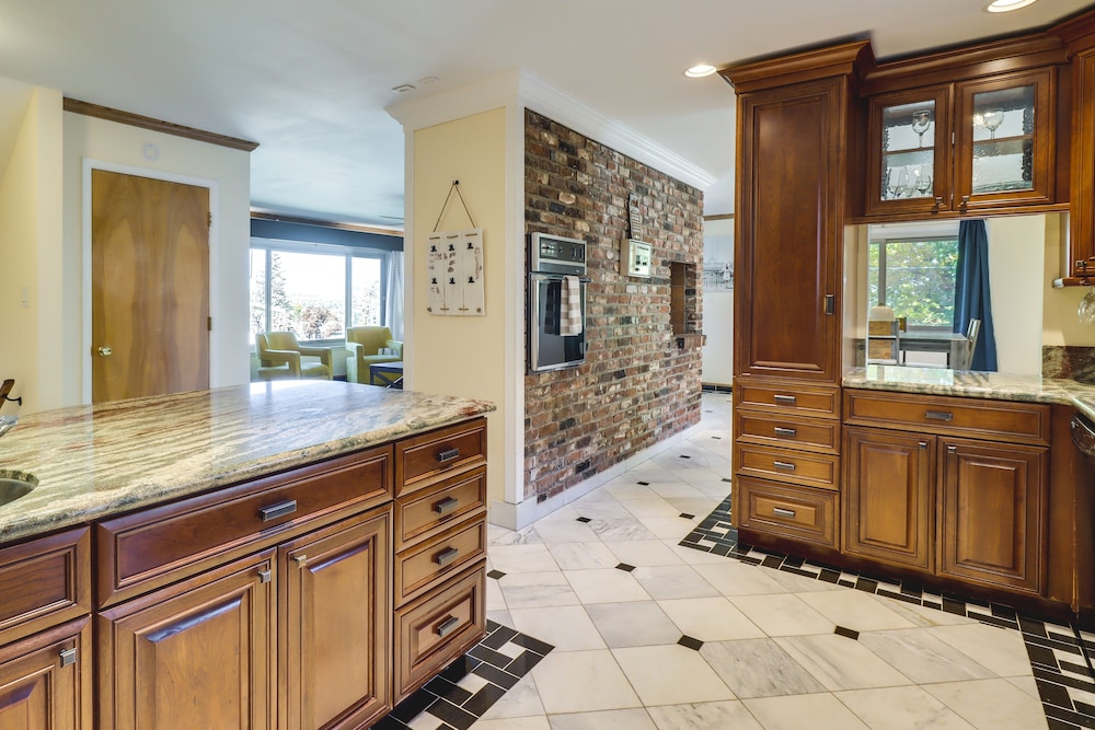 Reno Vacations - Spacious Reno Vacation Rental  3 Mi to Midtown! - Property Image 10