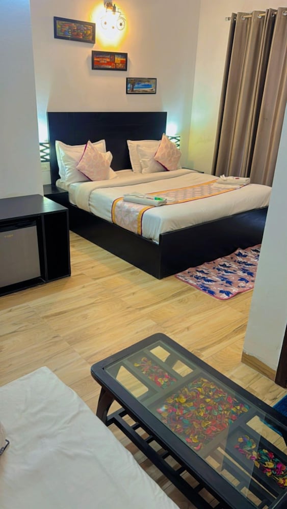 Pearl Suites at Omex Enternity