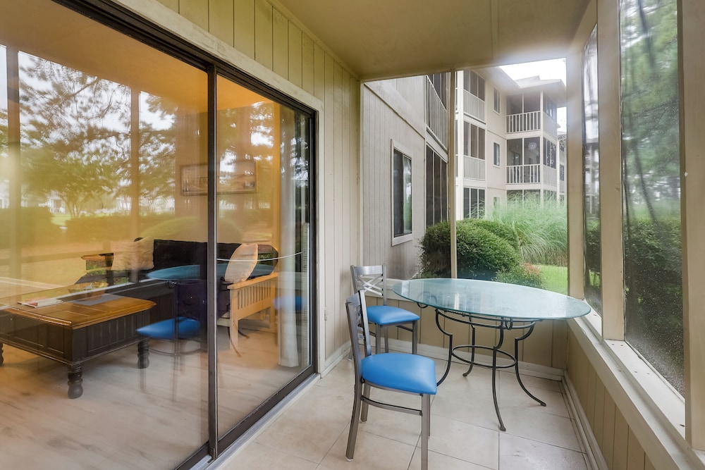 5 Mi to Cherry Grove Beach: Dog-friendly Condo!