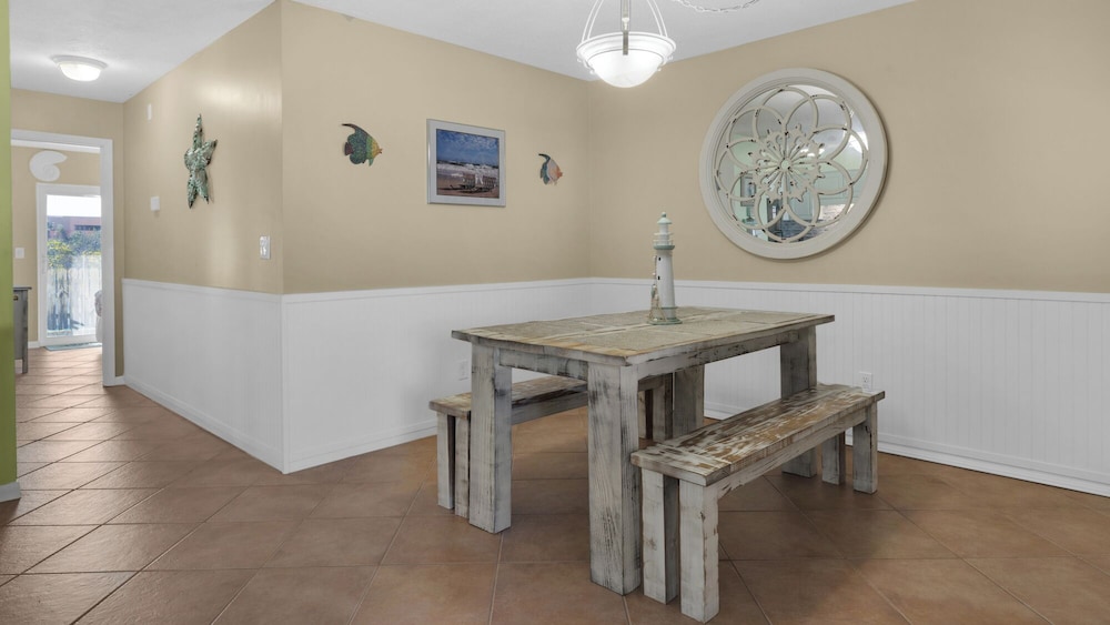 Beachside Stay w/ Pool & Beach Access + Free Attraction Tickets!