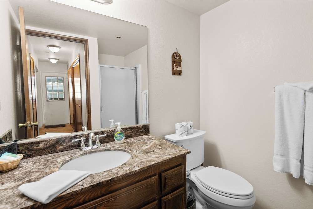Summit X-ross Roads Condo