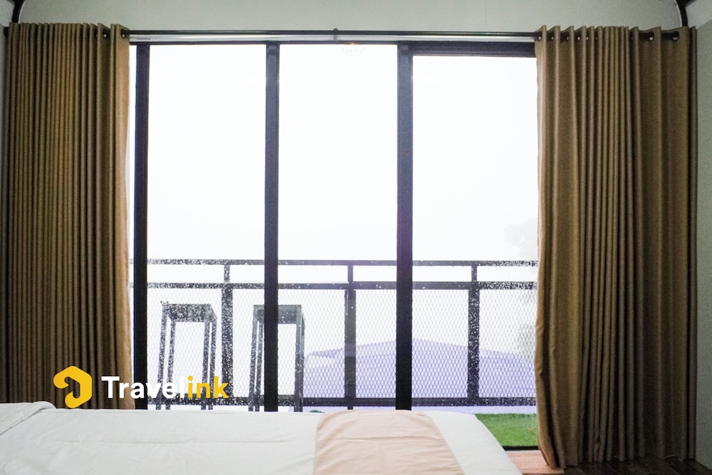 The Lakebox Menjer by Travelink