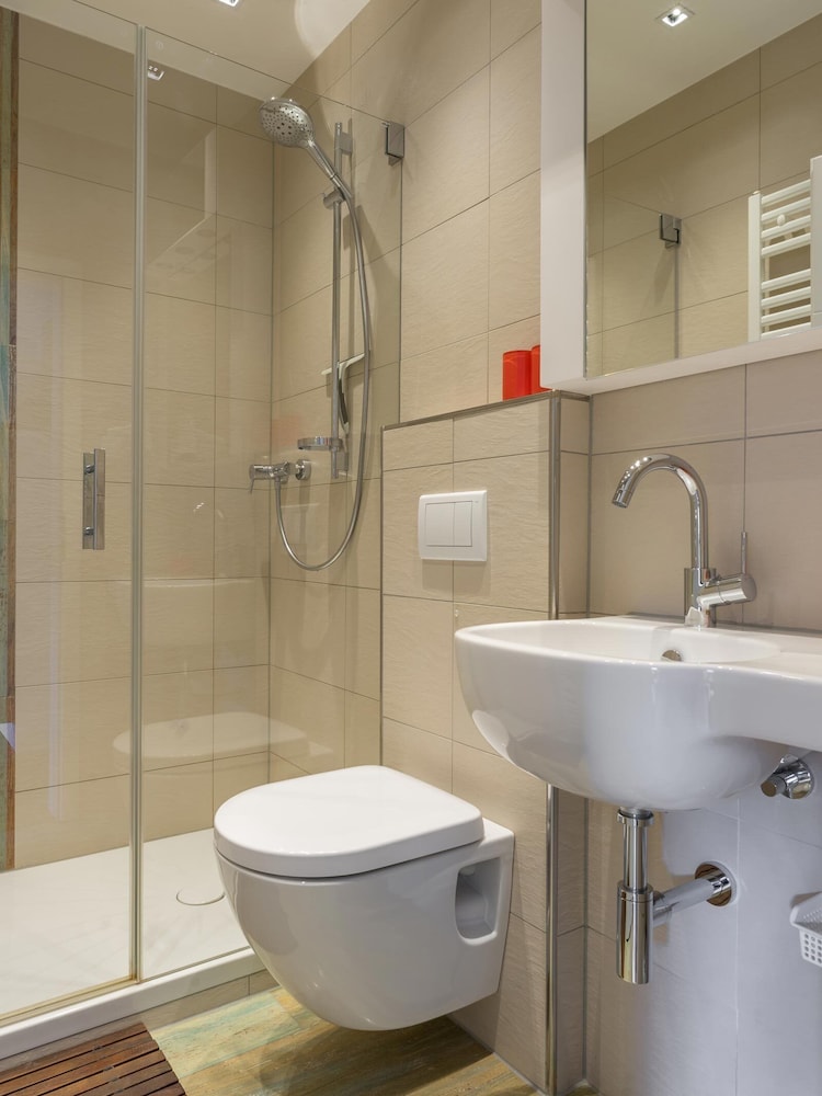 ney.land apartments