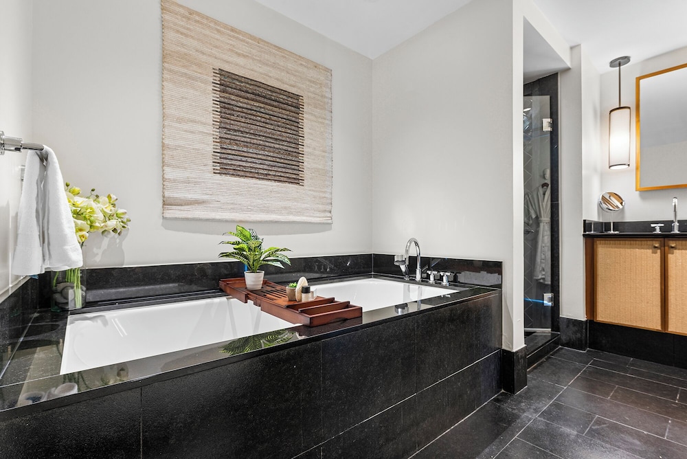 Luxury Vacation Rentals at The Setai by LRMB