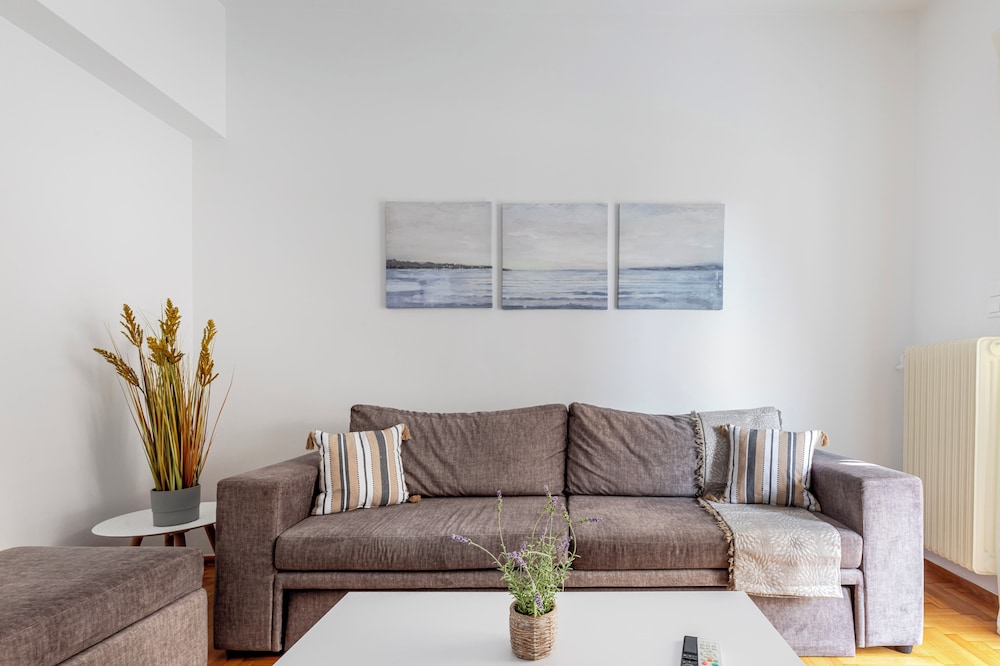 Arco - 2-BR Apt in the Heart of Athens