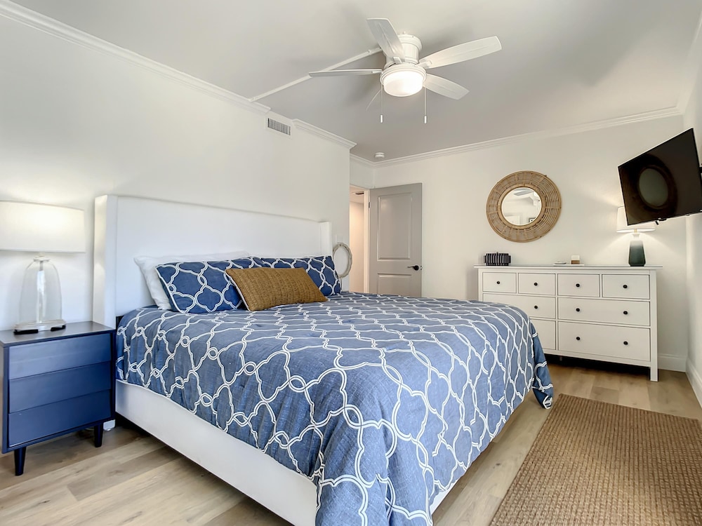 Aaron Apartment at Crown Imperial