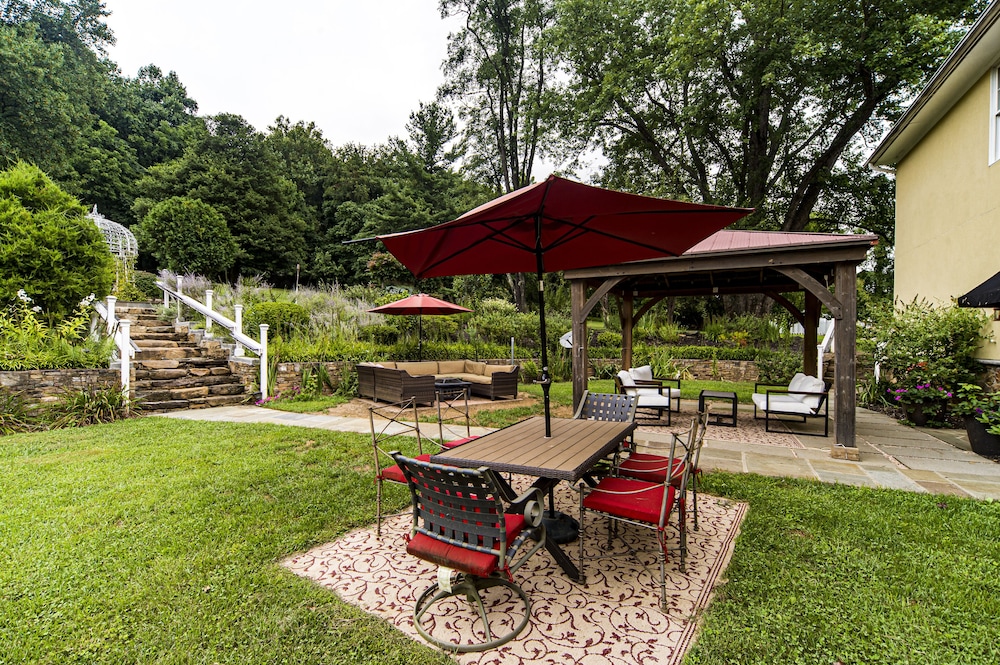 Stone Manor Boutique Inn - Property Image 21
