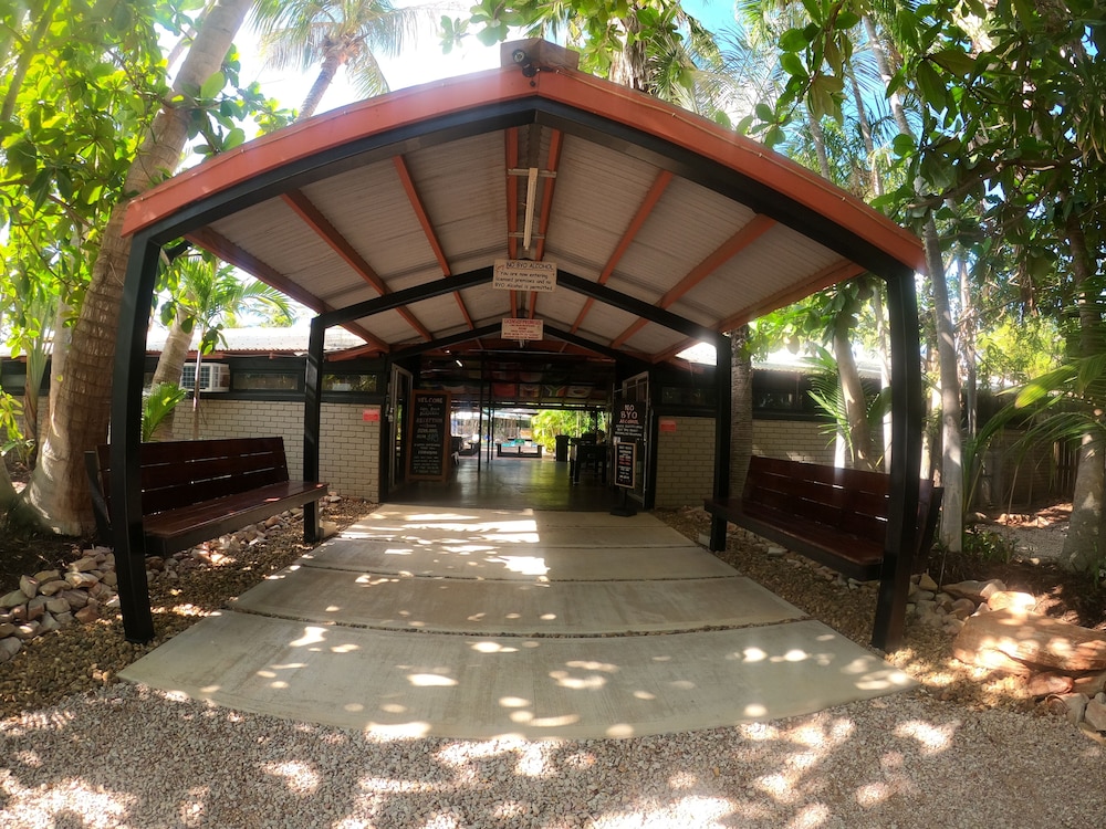 Cable Beach Backpackers - Hostel