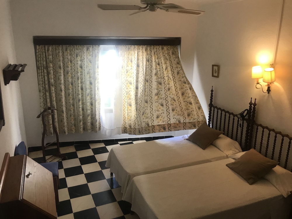 Hostal Ca's Bombu
