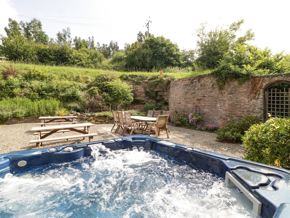 Wheelbarrow Castle