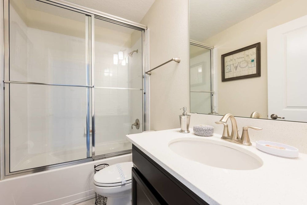 Fantastic Home With a Nice Private Pool Near Disney - Image 3