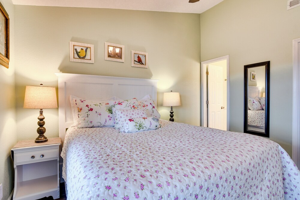 Branson Condo w/ Views - Near Silver Dollar City! view 3