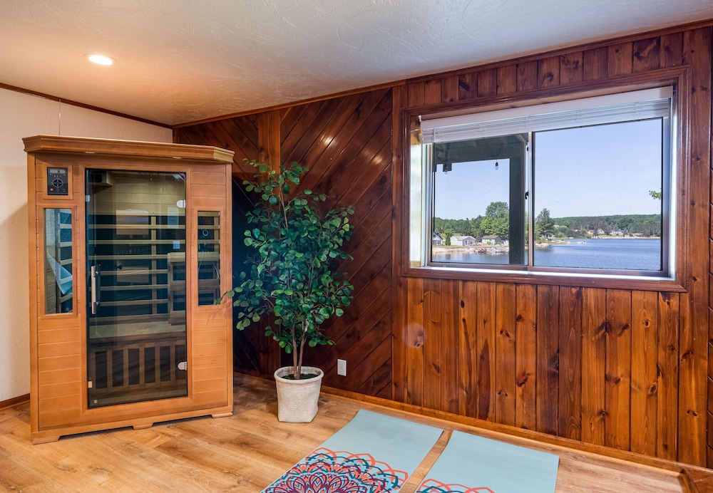 Cadillac Vacations - Stone Ledge Lake Getaway - Property Image 11
