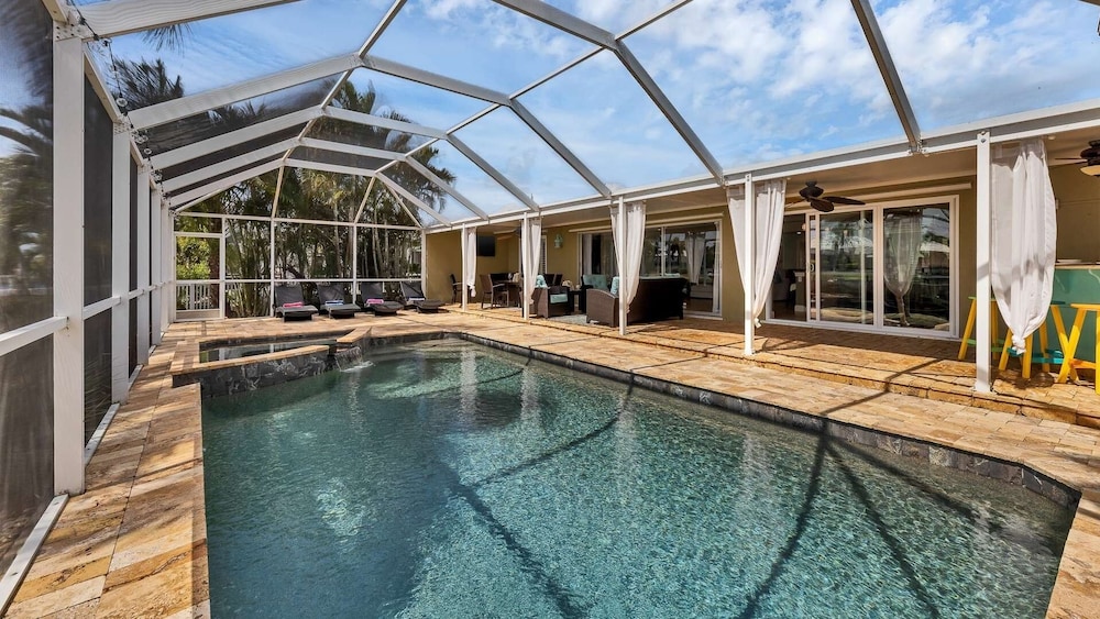 Punta Gorda Isles 3 Bedroom Private Pool+Spa Home on Canal 3 Home