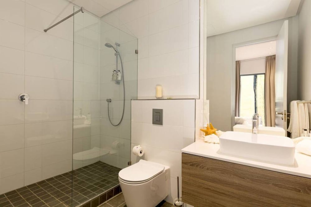 Spacious De Waterkant Retreat 2 Ensuite Bedrooms