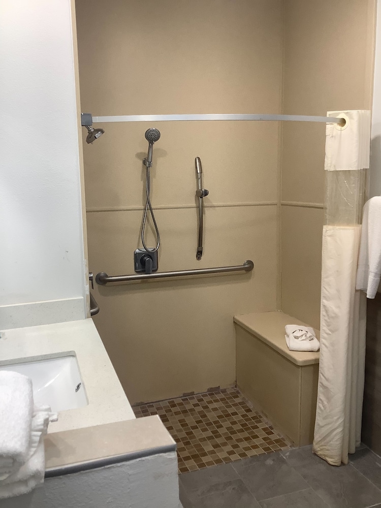 Americas Best Value Inn  Suites San Benito - Property Image 20