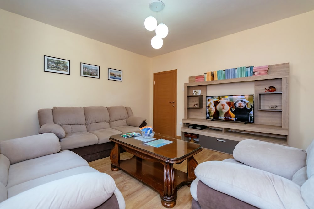 Uphill Glavanovic Villa view 2