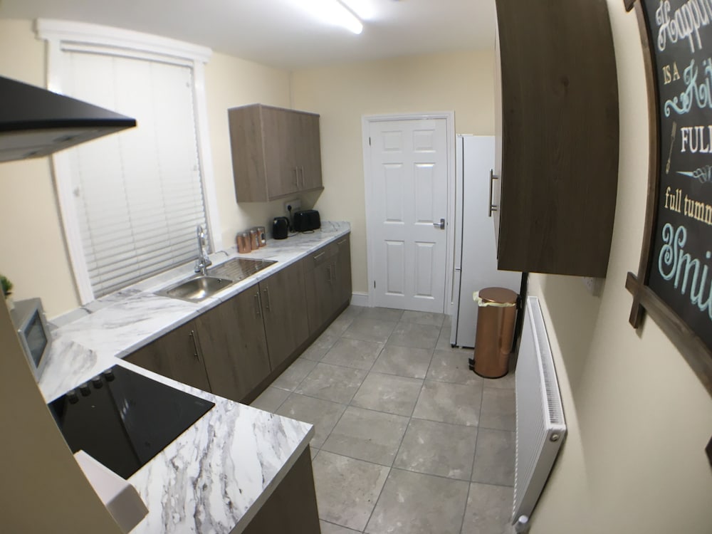 Whitworth Lodge. Sleeps 6 in 3 rooms netflix WIFI view 5
