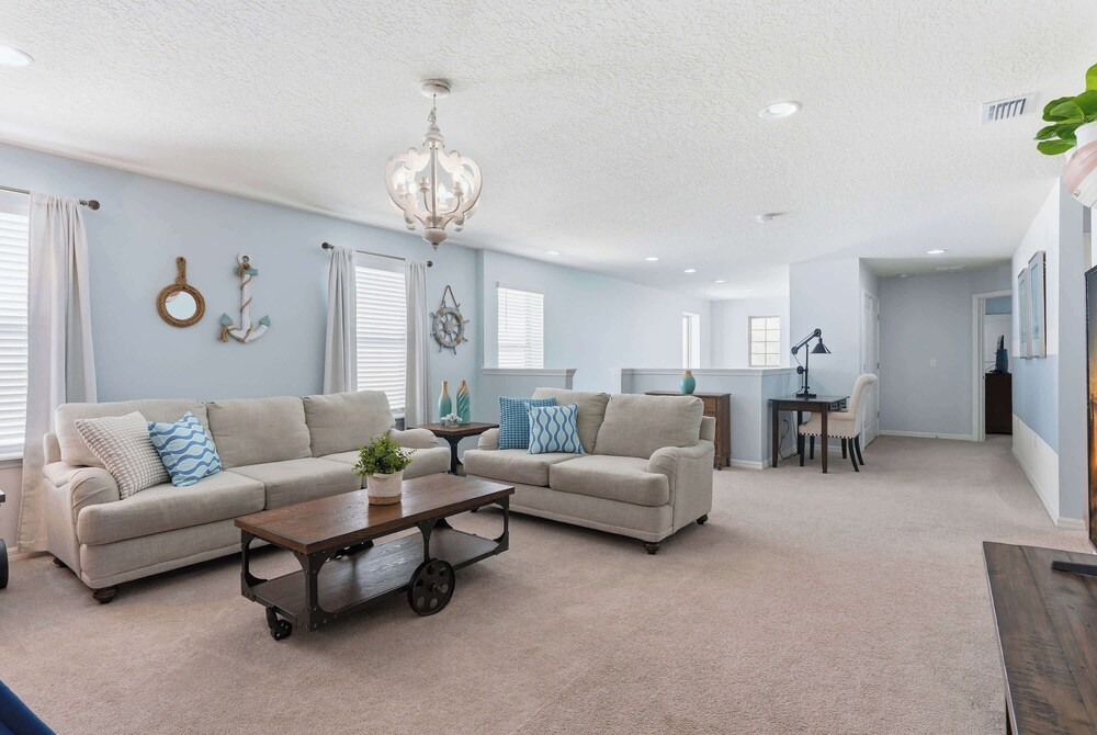 Family 6BR Home, Pool & Game Room