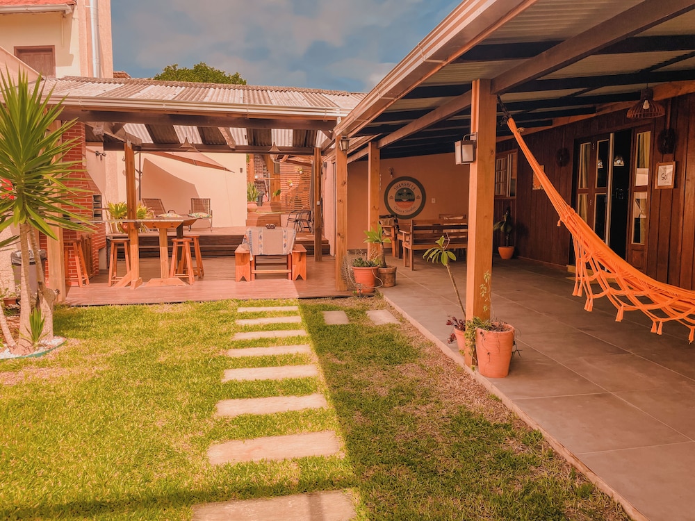 Shangri La Casas e Studios