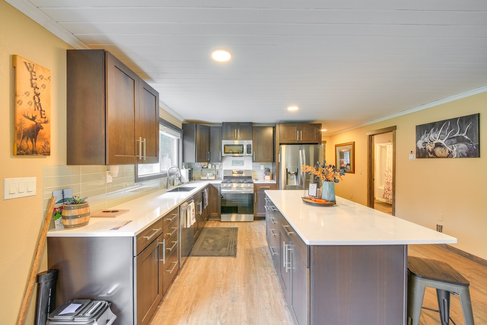 Scenic Priest Lake Vacation Rental: Deck  Views! - Property Image 23