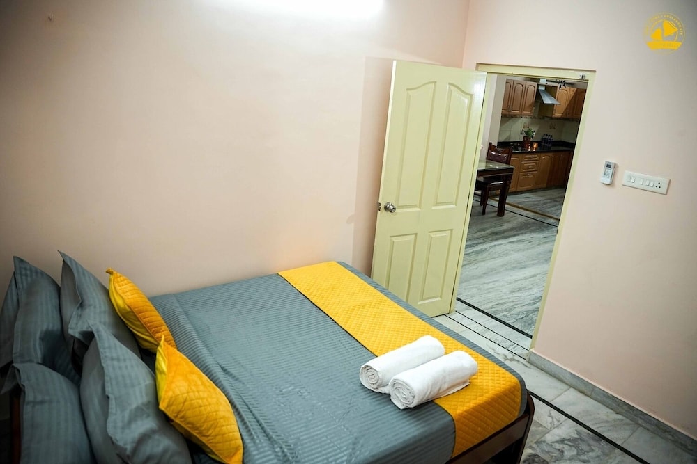 Yellow Bells Residency (Serviced Apartments)