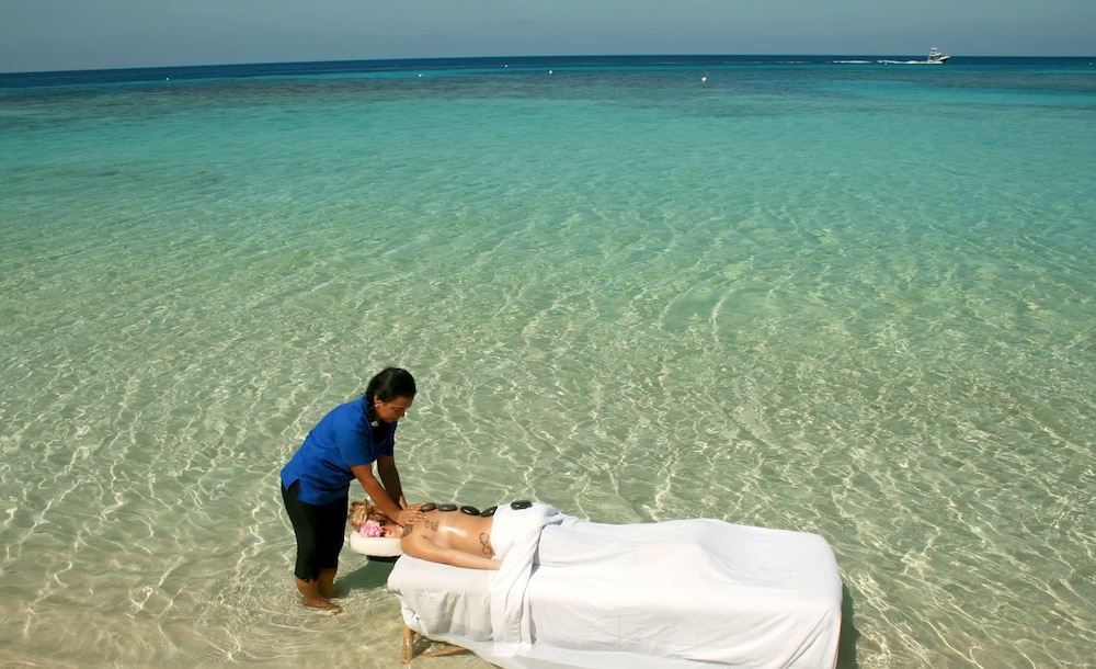 Infinity Bay Spa & Beach Resort - Photo 48
