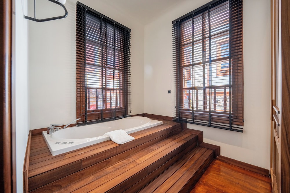 Belmondo Süitler - Image 118