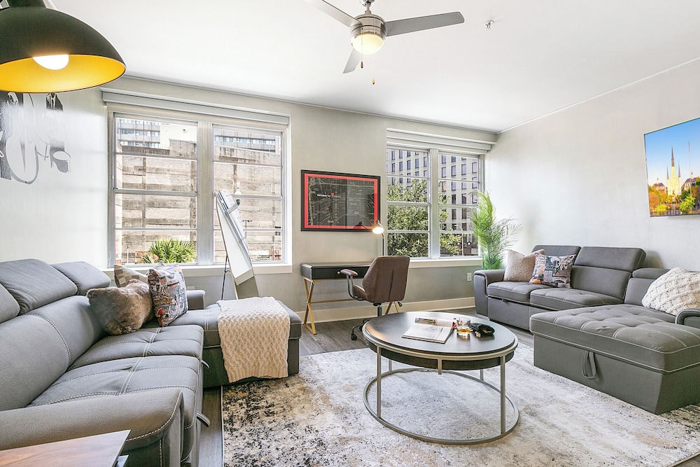 New Orleans Vacations - 1BR Condo in Vibrant New Orleans - Property Image 1