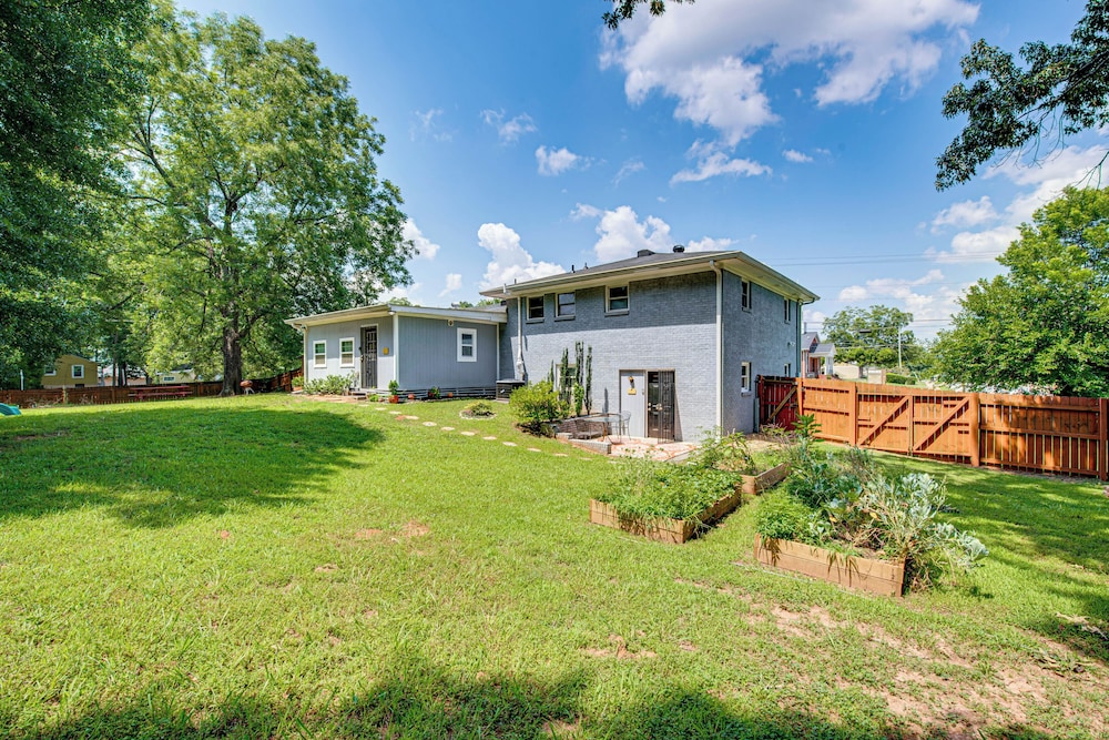 1 Mi to Train: ATL Area Apt w/ Patio & Shared Yard